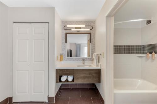 Sonesta ES Suites Austin The Domain Area in Austin, USA