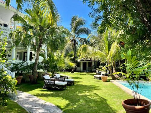 Hibiscus Hill Kings Treat - Ultimate Island Style House withPool home in Dunmore Town