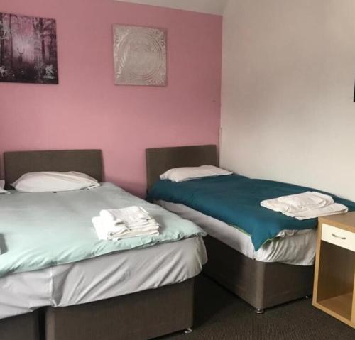 Heathrow Stay near Hounslow Central Tube Station