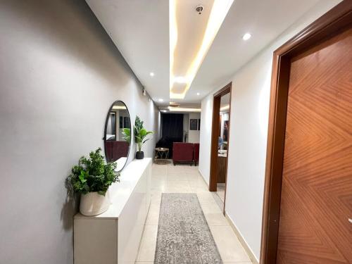 Modern Luxury 1 BHK Apartment At Goldcrest Mall DHA Phase 4 Lahore - image 5