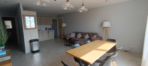 Appartement Plein Centre Saint Florent Face Au Port - Saint-Florent