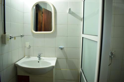 Bathroom, Cabana frente al rio con quincho in Ituzaingo