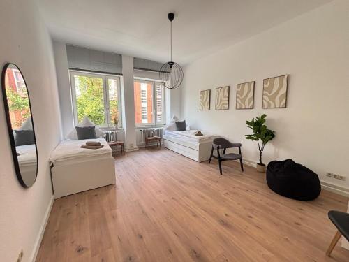 XXL City Apartment - 5 bedrooms - free parking - MalliBase Apartments, Hannover (photo 6)
