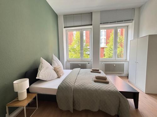 XXL City Apartment - 5 bedrooms - free parking - MalliBase Apartments, Hannover (photo 3)