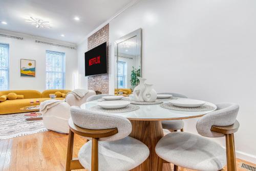Spacious 1BR with King Bed, AC, Wifi & Streaming Entertainment, Brooklyn (foto 5)