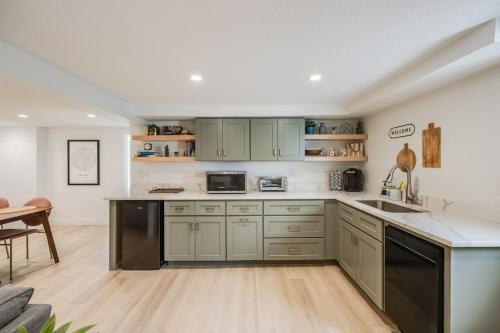 Cozy Garden Suite by Sloan's Lake and Tennyson! in West Highland