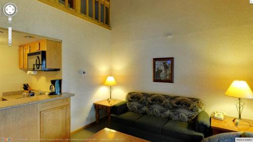 Getaways at Lagonita Lodge in Big Bear Lake (CA)