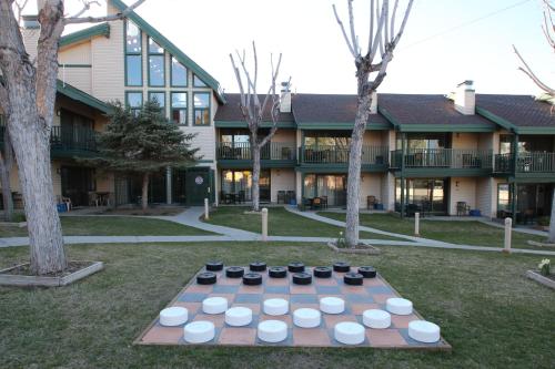 Getaways at Lagonita Lodge in Big Bear Lake (CA)