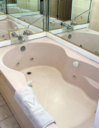 Americas Best Value Inn Chincoteague - image 8