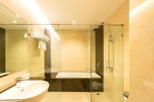 room detail thumbnail 2