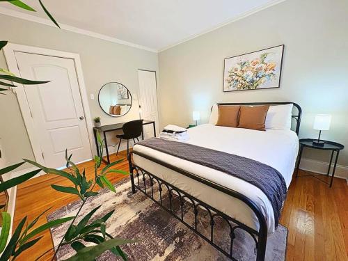 Homey Vibes Furnished 1BR Apt - WLawn 2W in Hyde Park