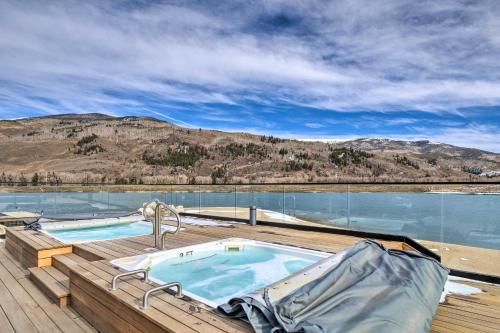 Hot Tub and Mtn Views at Modern Silverthorne Retreat - image 2