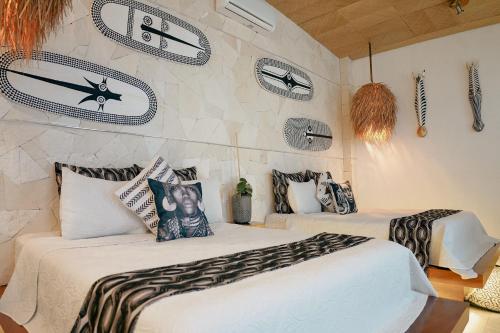2 queen beds