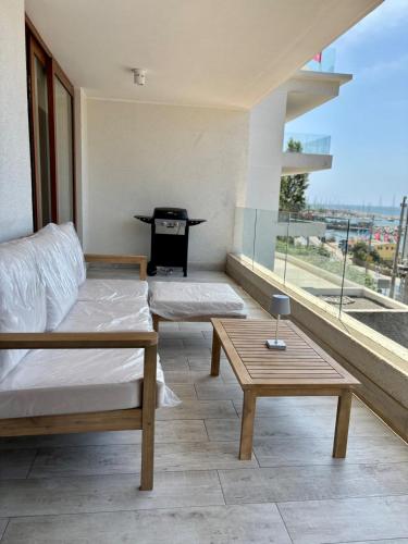 Departamento nuevo, amoblado, gran vista al mar, a pasos de la playa in Concon