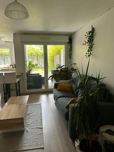 Le Cosy avec jardin terrasse couverte et parking gratuit in La Grace De Dieu