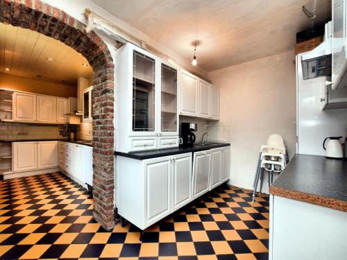 kuhinja, Stylish Stay with Sauna in Mesnil Saint Blaise