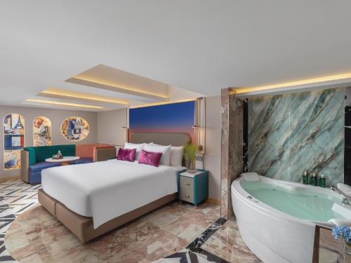 room detail thumbnail 1