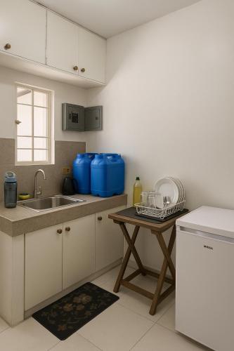 Islana Stay Rm A for 1pax only in Cavite