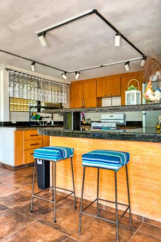 廚房, Casa Naranja en Cerro Azul in 塞羅阿蘇爾