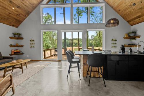 Lostforest Cabins - Lake Conroe, TX