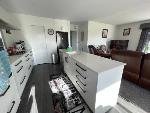 Kitchen, The Blue Bach in Okato