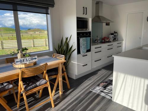 Kitchen, The Blue Bach in Okato