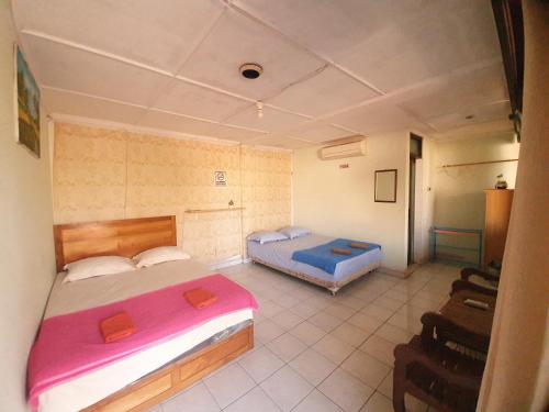 room detail thumbnail 1