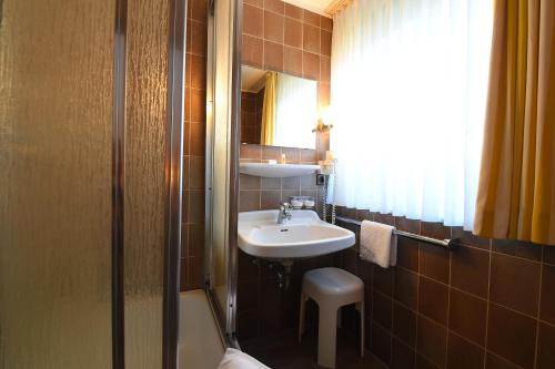 Landhotel Gasthof Willecke 4.2km von Sundern entfernt