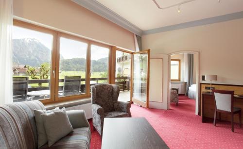 Comfort Apartment with South Balcony and Mountain View