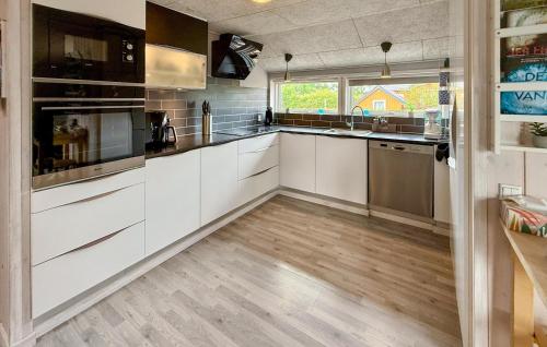 Kitchen, Four-Bedroom Holiday Home In Haderslev in Diernaes