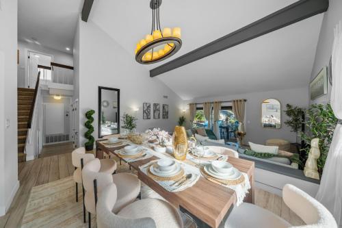 Entire Private Hot Tub, King Bed, Garage, Grand View, 3BR-3Bth, Available Now in Rancho Peñasquitos