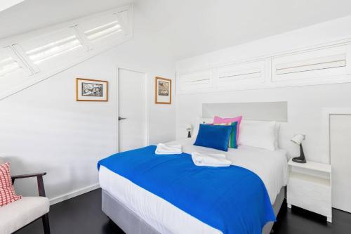 'Northwood Haus' Refined Federation-style Retreat - main image