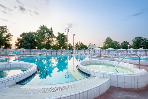 Басейн, Terme Banovci - Hotelsko naselje Zeleni gaj in Banovci