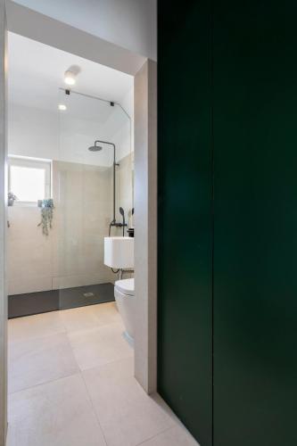 Quirky Top-Floor 1BR Nest in the Historic Center - image 4
