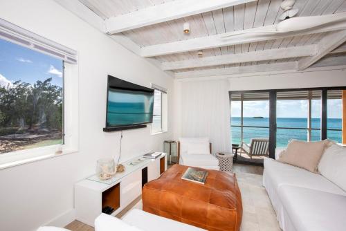 Touch of Class Cottage - A Caribbean Beachfront Cottage cottage in Eleuthera