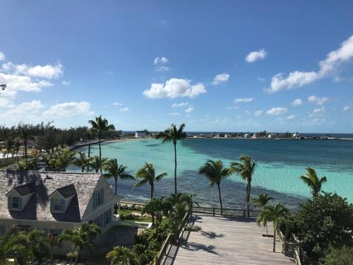 Seas The Day - Brand New Villa withOcean View, Walk to Rainbow Bea home in Alice Town (Central Eleuthera)