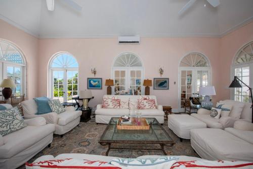 Coriolana home in Windermere Island