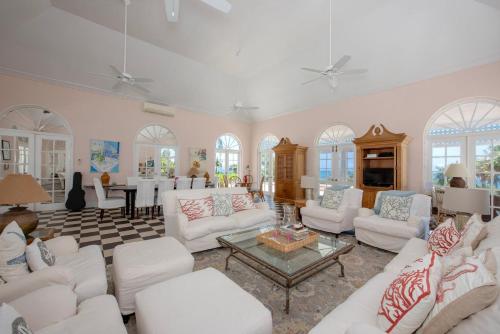 Coriolana home in Windermere Island