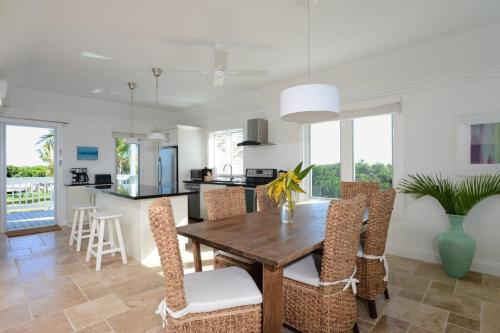 Buttonwood Reserve Compound - Compound withBeach, Pool, Pickleball condo in James Pt