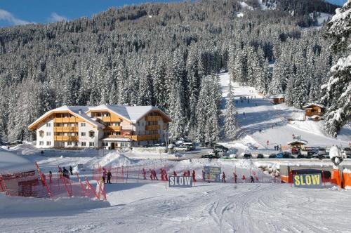 Wellness Hotel Lupo Bianco - Canazei di Fassa