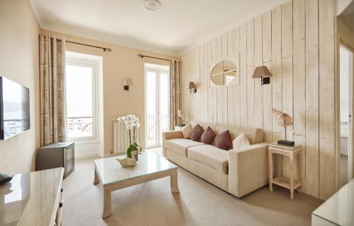 Welcome Hotel - image 9