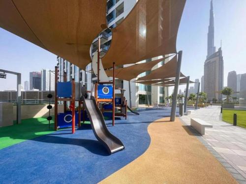 Stunning 2BR Dubai Mall Pool Gym Burj Khalifa, Dubaï (photo 6)