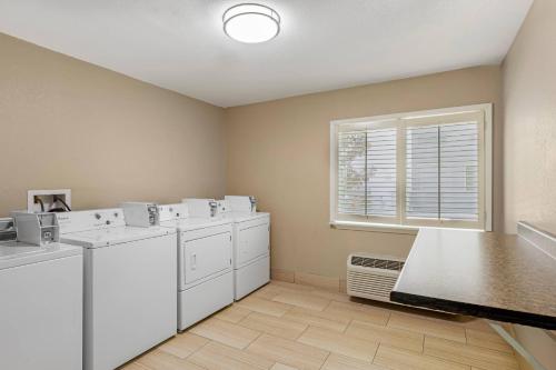 Quality Inn & Suites Plano - image 11