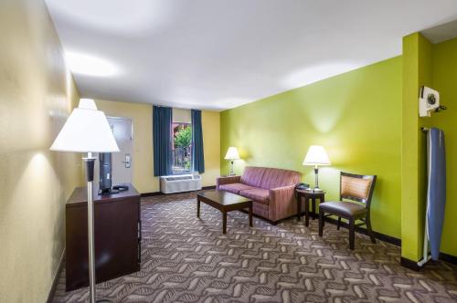 Quality Inn Fredericksburg-Central Park Area - image 6