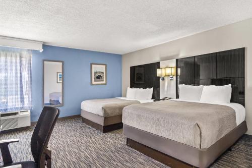2 double beds