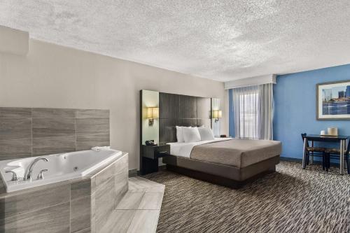 Quality Inn Jacksonville - Orange Park near Naval Air Station in Vila de Jackson (FL)