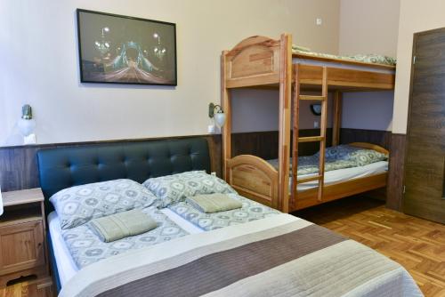 Corvin Point Rooms and Apartments - image 5