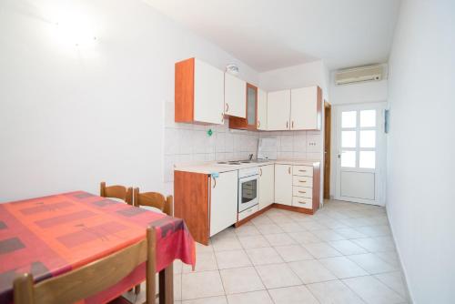 Apartments Neva - image 7