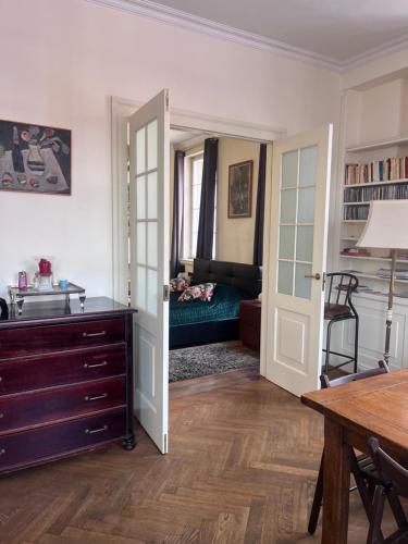 Apartment Castle Square z widokiem na Plac Zamkowy i Zamek Królewski, Varšava (fotografie 2)
