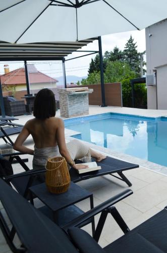 Villa Toni Mediterranean Family Lake Retreat